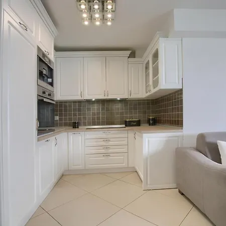 Apartment Comfortable Near The Pula