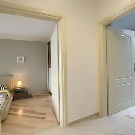 Comfortable Near The Apartment Pula